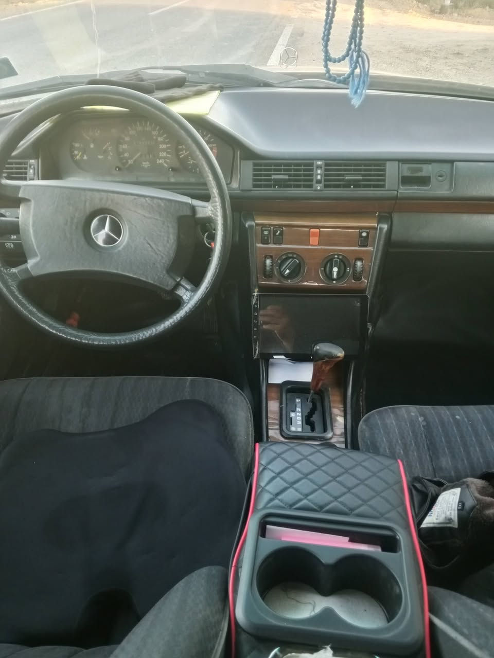 مارسدس دب موديل 87سنويه ل28وهزه جديده محرك وكير بطه 2ونص تبريد خير من الله جام شغال  تايرات جديده وباتري جديد السعر 68وبيه مجال للطيبين ويدلل اليجي مكان ديالى وات ساب ***********تلفون***********
