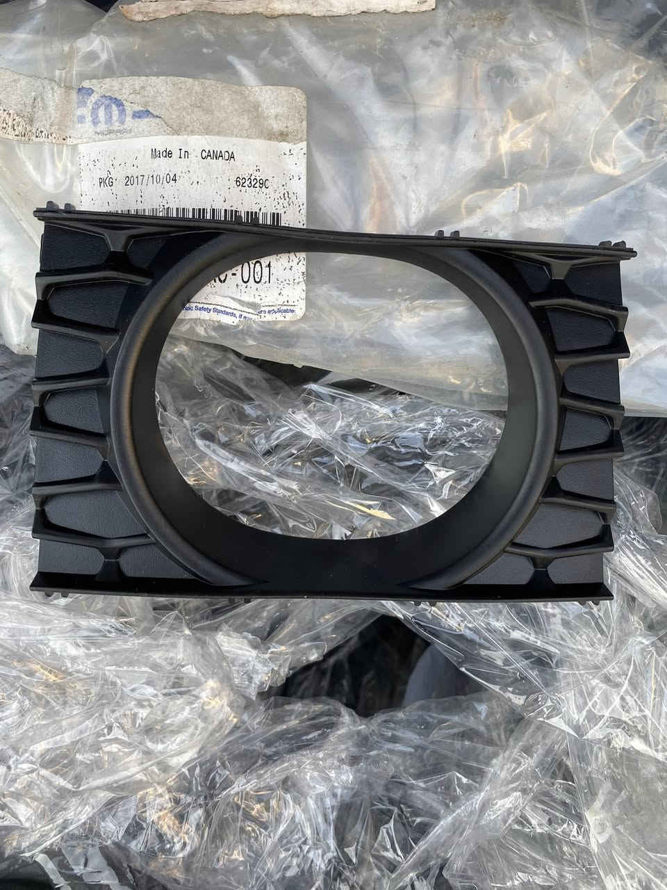 ادوات احتياطية كرايسلر S300 - C300 -***********-بغداد- الكرخ
