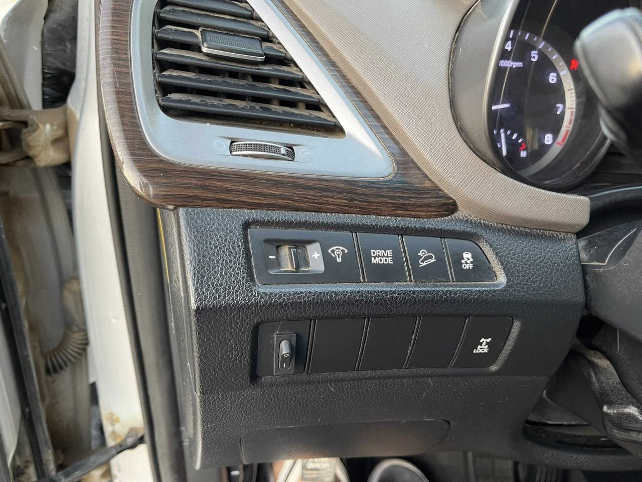 هونداي سنتافي ٢٠١٧
السلام عليكم 
هونداي سنتافي كراند ٢٠١٧  وارد امريكي 
V6 محرك 3.3 
7 راكب
تدفئة كشنات كير محرك مكفوله من الفتح بيه جاملغ خلف السايق وباب خلف السايق معمره حادث امريكا فقط باسمي شرط المداور
مكان السياره الناصريه مركز 
للاستفسار ***********
متوفر وتساب
