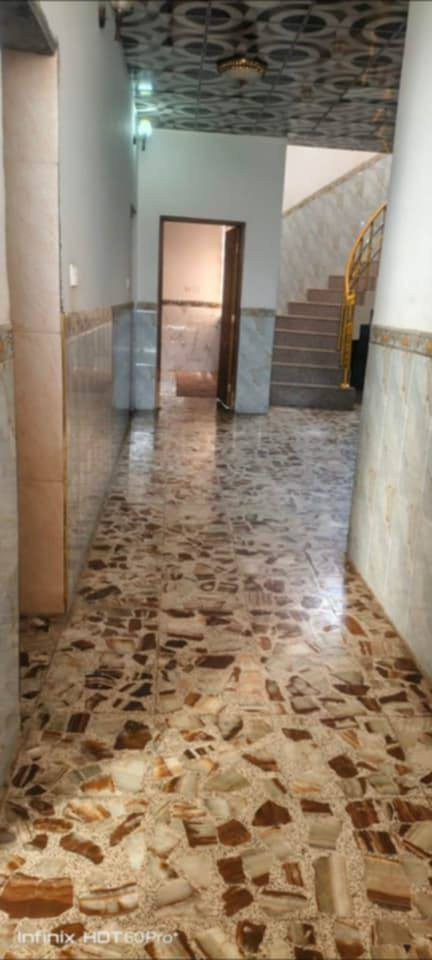 دار للبيع الرميثه حي العسكري 
مساحه 200مترطابو صرف
بناء جديد ونظيف للاستفسار الاتصال 
على الرقم الموجود ***********
