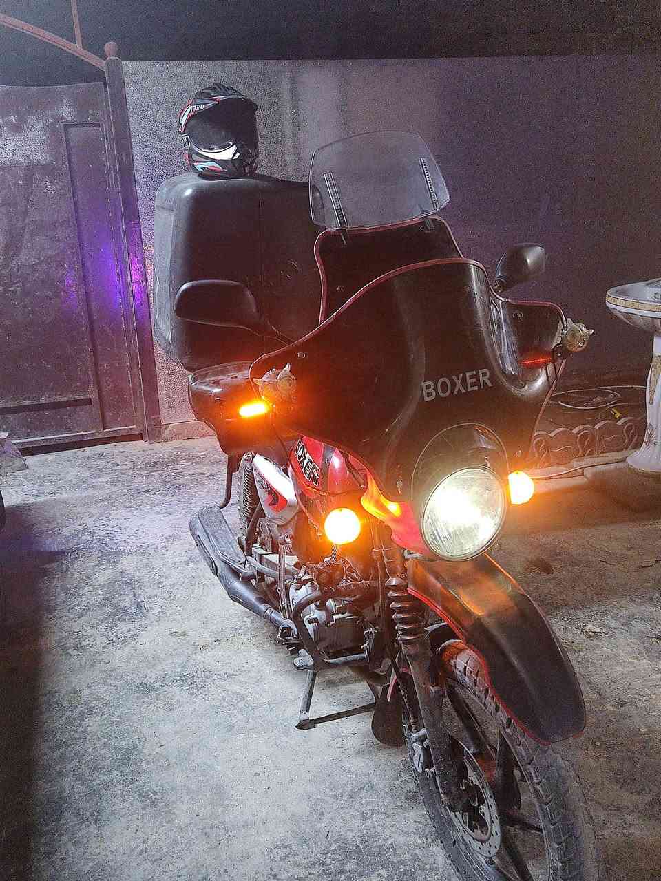 دراجه بوكسر موديل21 ما مفتوحه مخزنه ماخذهة من شركه مضمومه مبدله كلجات فقط سعر مليونين وبيهة مجال ***********
