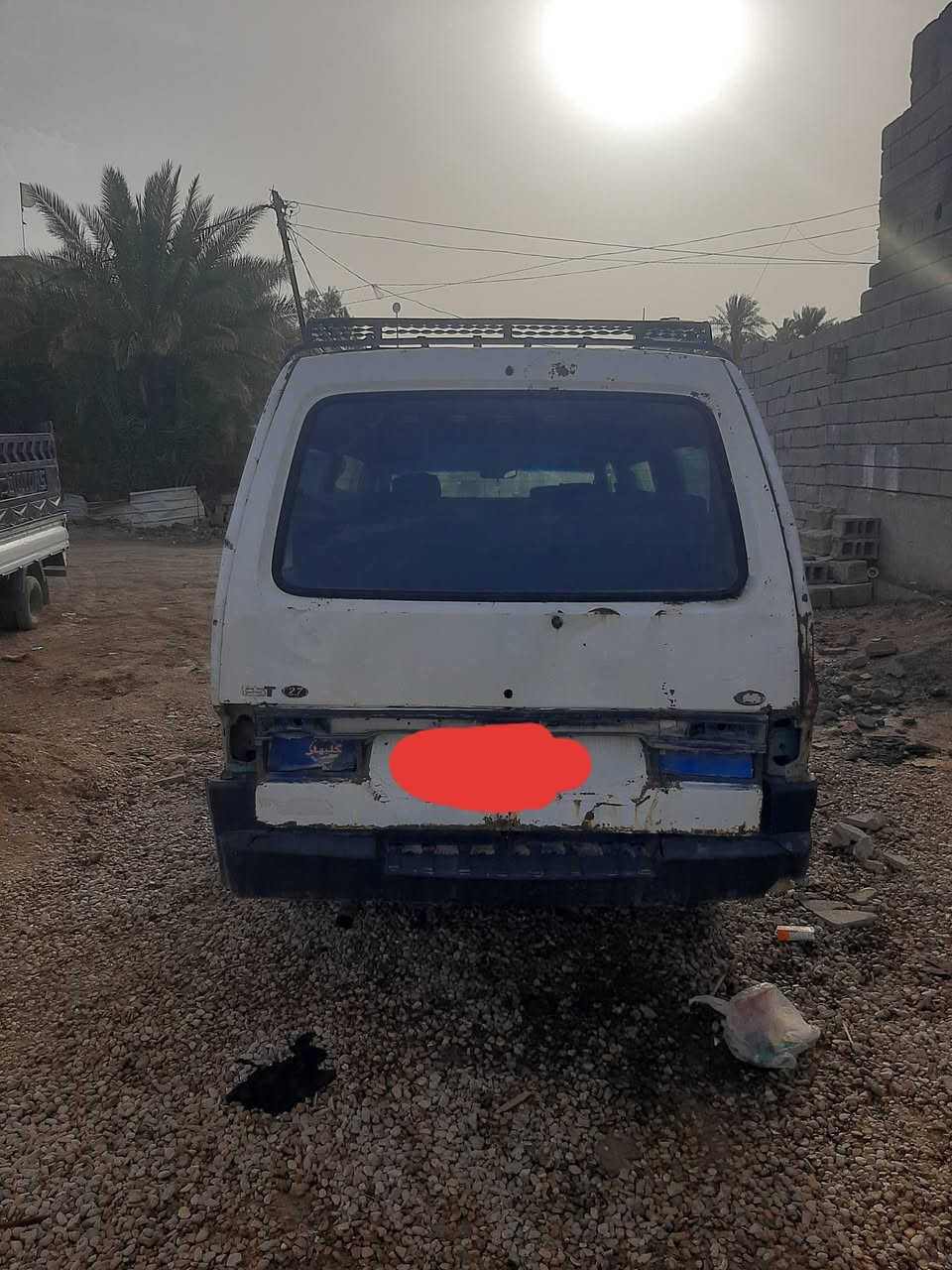 للبيع كيا بسته رقمها ألماني ديالى سنويه ساقطه مطلوبه هيئة وغرامة موديل ٩٤السيارة شغاله بس محركها بيه صرف شرط التحويل سعرها ١٥ورقه رقم صاحبها ***********
