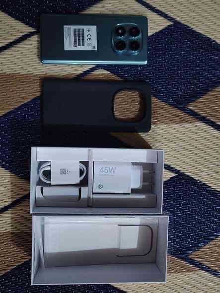 سلام عليكم جهاز Redmi Note 14 pro  للبيع جديد مستعمل فقط 11 يوم استعماله 99% الذاكرة 256 و 8 كيكا بات السعر 300 وبي مجال قليل ضد الكسر والماء مواصفاته حلوة وغراضه كاملة وياه الرقم ***********
