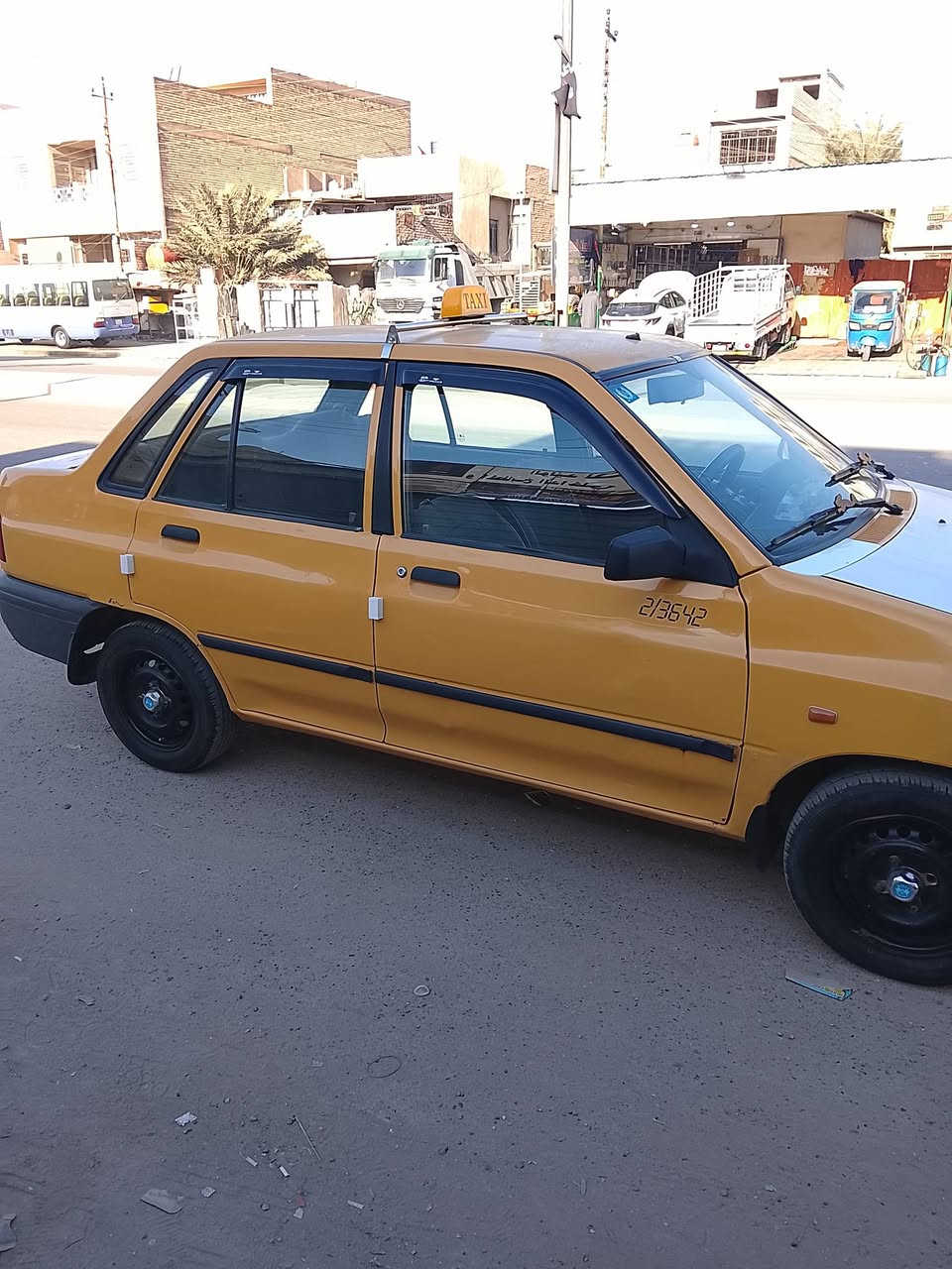 سلام عليكم ورحمه الله وبركاته سايبه للبيع موديل 11 رقم بغداد مصفره هيهة وغرامات  مكينه كير شواصي مكفولات كهربائيات كلها شغاله سنتر لوك سياره حلوه وخير من الله لا ضربه ولا صبغ بلاديه السياره جاهزه مناقصه شي تخم تاير جديد هاي تفاصيل السياره فدوه لعيونك بس الشراي يتصل السعر 29 وبيه شي قليل الاتصال *********** المكان بغداد المعالف تقاطع الربيعي
