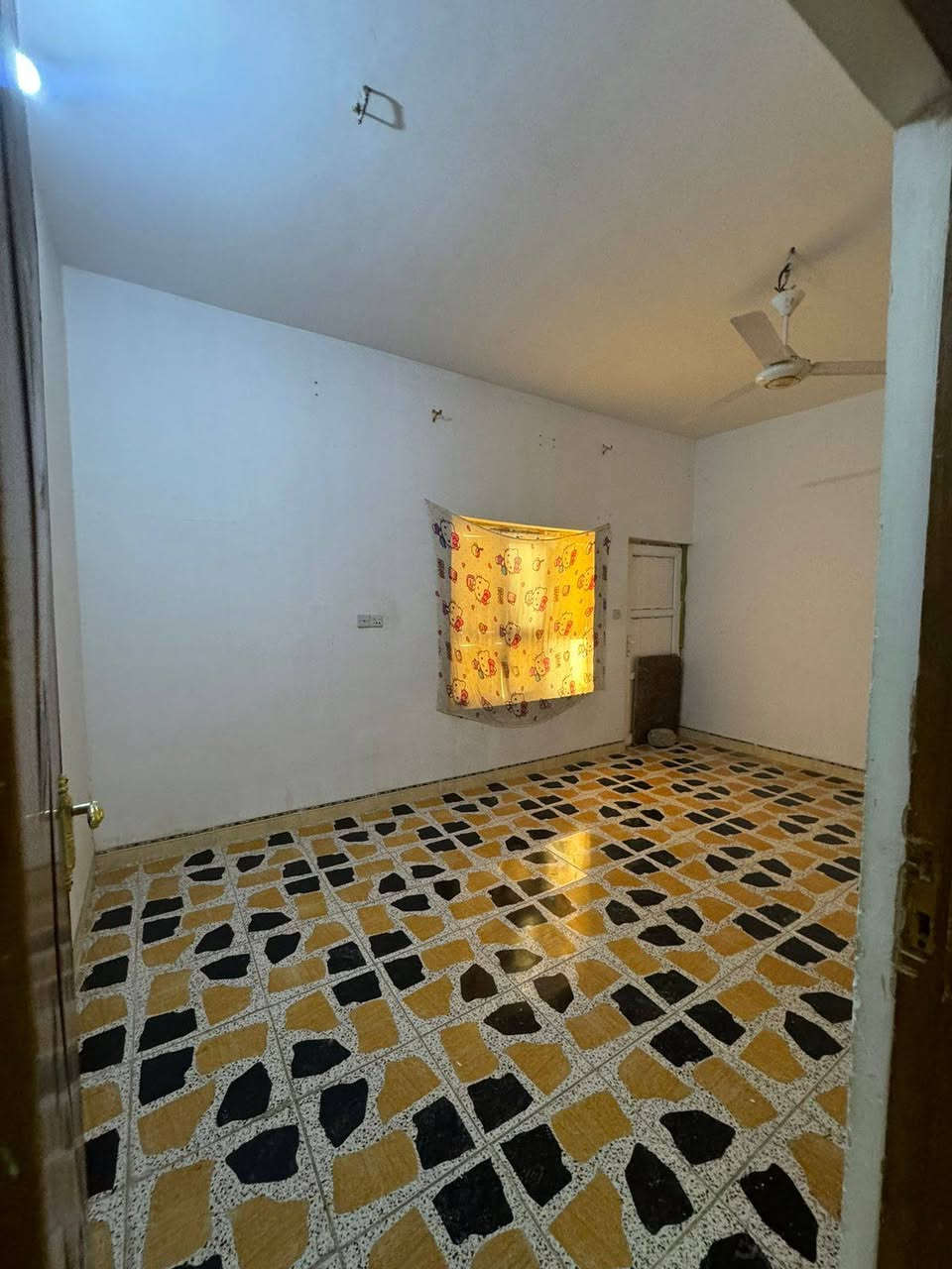 #دار للبيع
العنوان : تكريت القادسية 
قطعة 500خلف اسوق النور مول    
#المساحة 10☆10=100متر  شارع 15متر 
يحتوي على 3 غرف نوم واستقبال
 ومطبخ  سيراميك وصحيات داخل وخارج 
#السعر المطلوب《 80مليون  》قابل للتفاوض 
#للاستفسار الاتصال على الارقام التالية
***********
***********
#مكتب دجلة للعقار ....
