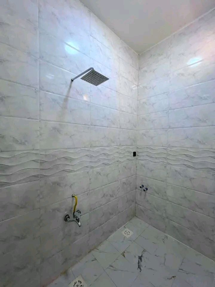 الناصريه شقه نظيفه جدا للايجار في حي العسكري 
بيه 2 غرف نوم 
مطبخ و صحيات عدد ثنين 
وطارمه وصاله نظيفه كلشش

بيه واير مولد 
و واير نت و كيزر و تانكي ماء و ماطور طبعا شقه صلوات على محمد وال محمد نظيفه فوول تبليط كافة الخدمات حتى الكهرباء 4 تشغيل 2 اطفاء 😂😂
رجاءا لحد يعلق ولحد ينطي اعجاب 

للتفاصيل اكثر مراسلة استاذ نمير 
***********

فقط واتساب
