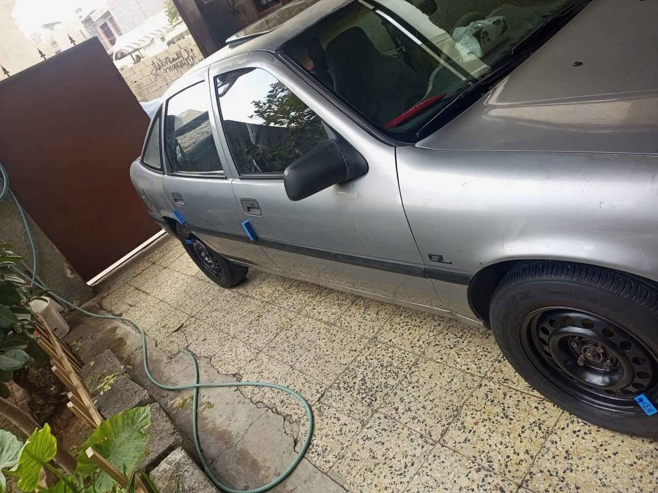 فكترا موديل 91 گير اوتماتيك 
حجم المحرك 20 
مثل مامبين بالصور 
سنوية لحد 2029
بيها  بطاقة بانزين 
شرط التحويل او الوكالة 
السعر / 33 ورقة 
المكان / كركوك _ حي الخضراء كركوك, العراق


**إذا كنت صاحب هذا الإعلان وتريد حذفه لأي سبب، رجاءا أرسل رسالة إلى الدعم الفني**