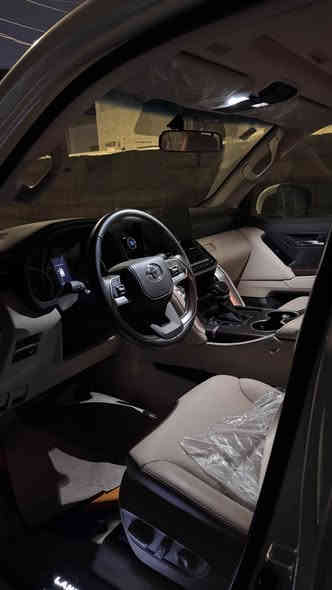 * لاندكروزر GXR لمتد تون تيربو 2024
زيرو  ابيض المكان البصرة
* ⁠الموديل : 2024
* ⁠الفئة: /twin turbo GXR / LIMTE 
* ⁠السعر (113 / مليون) مرقم 
* ⁠اللون ابيض رقم بغداد مكانها البصرة 
* ⁠داخل جلد بيجي 
* ⁠محرك  6 سلند (4000) 
* ⁠رادار خلفي لد شباك امامي 
* ⁠دوسات جانبية نيكل 
* ⁠كتابات لاندكروز 
* دعاميات كت (لحاية) 
* ⁠ترايش ابواب نفخ 
* ⁠ايرباك عدد (8)
* ⁠بصمة تشغيل 
* بصمات ابواب عدد (5) 
* ⁠شاشة امامية كبيرة 
* شاشات خلفية عدد (2)
* ⁠كامرات عدد 4 (360 درجة) 
* ⁠فتحة سقف (سلايت) 
* ⁠كراسي الامامية كهرباء 
* كراسي الامامية تبريد 
* ⁠مقاعد (7) راكب دفع رباعي (4 * 4) 
* ⁠ثلاجة وسطية جنطة كهرباء 
* ⁠تبريد شاشة شاحن واير ليس 
* ⁠حساس امامي خلفي 
* ⁠مري طي كهرباء 
* ⁠وباقي مواصفاتGXR المتد المعروفة 
* ⁠مكاني البصرة
*********** البصرة
