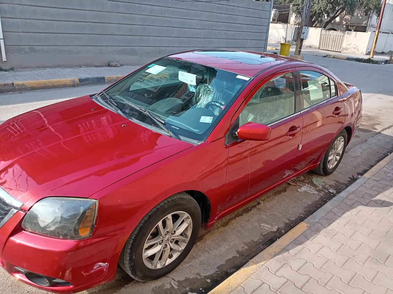 السلام عليكم كلنت موديل 12سياره فول كشن كهربائي زاد تبريد كشن ماشي ١٧٠ ميل ضرر السياره براكيت البنيد علمن السياره أمريكي سياره جديده معنه الكلامه ***********
