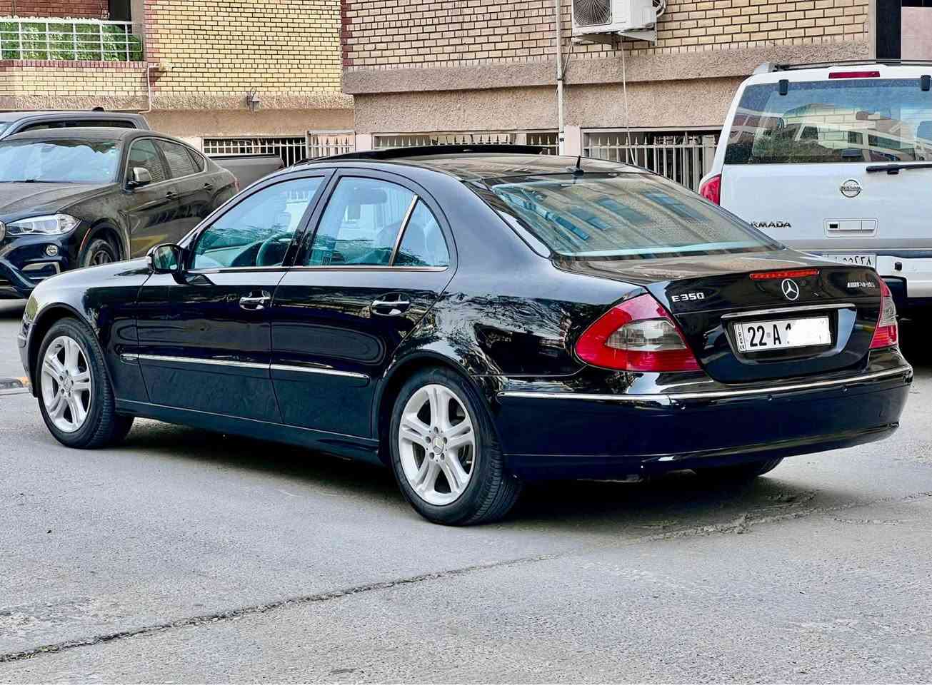 السلام عليكم 
للبيع مرسيدس E200 
محرك 4سلندر موديل 2004  خليجيه قطعتين صبغ فقط جاملغ امامي وجاملغ خلفي فول مواصفات 1/1 افنكارد 
بانورما 
حساسات اماميه خلفي 
3بردات  تحكم استيرن 
وستيرن كهرباء ووخزن كشنات تدفاء تبريد سيدي جنجر 6اقراص  وبعد بيه هوايه مواصفات 
رقم أربيل الجديد باسمي رايده ب125 وبيه مجال للشراي مكانه اليرموك 4شوارع *********** بغداد, العراق
