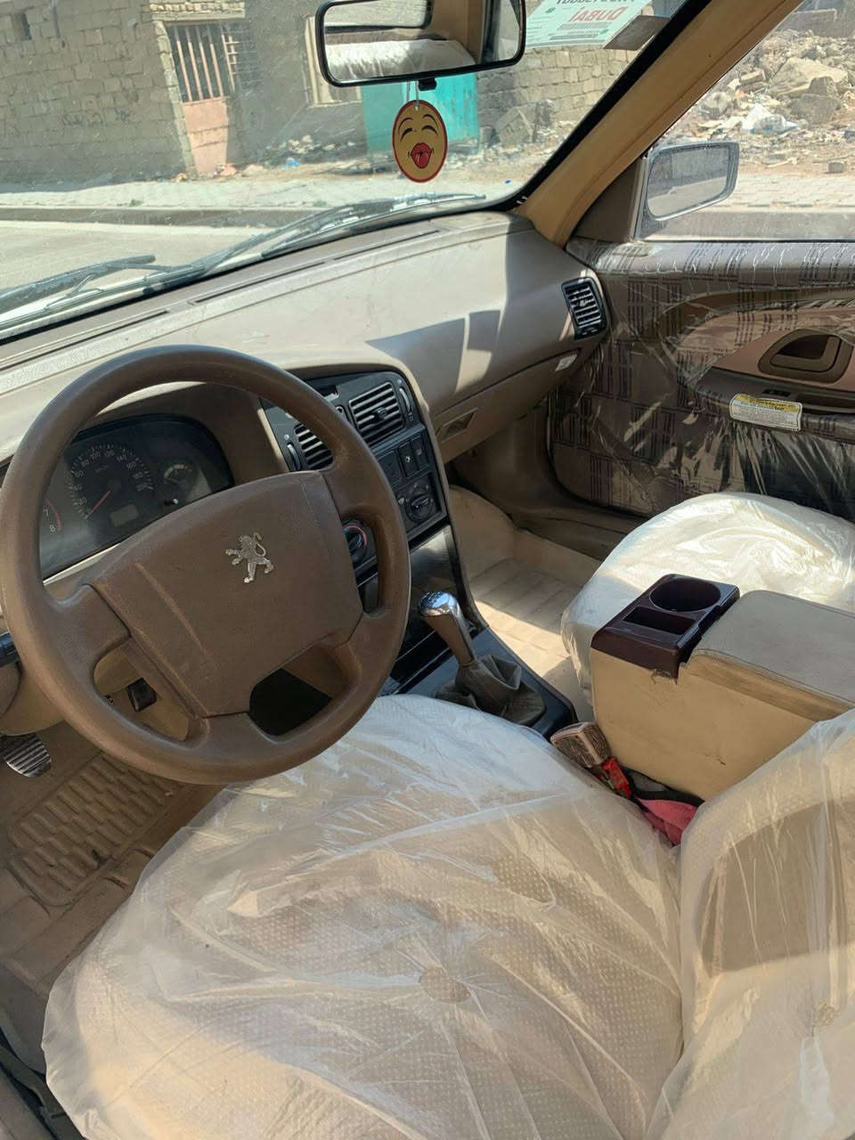 السلام عليكم بيجو لميس 405 موديل (2013 ايراني 
سيارة نضيفة وخير من 

كير ومكينة جيد جدا 

تبريد ثلج صدر خلفي امامي جديد تخم ويل تخم تاير 

دواخلهة كلش حلوة رقم بغداد بسمي تحويل مباشر

عارضهة ب46  وبيهة مجال قليل مكاني بغداد 

بيهة بارد بجاملغ الخلفي مكاني بغداد جسر ديالئ القديم 

***********

