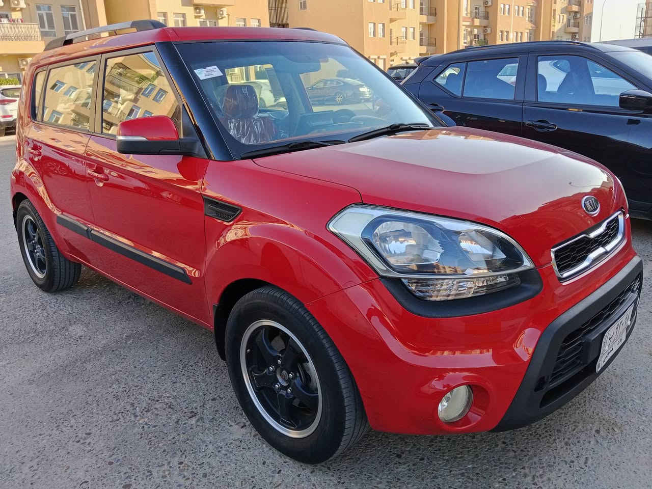 السلام عليكم  للبيع كيا صول 2013 خليجي  محرك 1600 دوش كير محرك كفاله مواصفات حلوه سلايد روف تبريد بيانو لمس داخل احمر بلون السياره بلاد مري جانبيه شفط حساسات خلفي سياره حلوه  وجاهزه بيها صبغ جاملغ الأمامي الأيسر والبنيد فقط صبغ بدون ضرر بسبب الشخوط تخم تاير جديد رقم بغداد  تحويل ثاني يومم
مكانها بغداد الكرخ *********** واني بالخدمه
