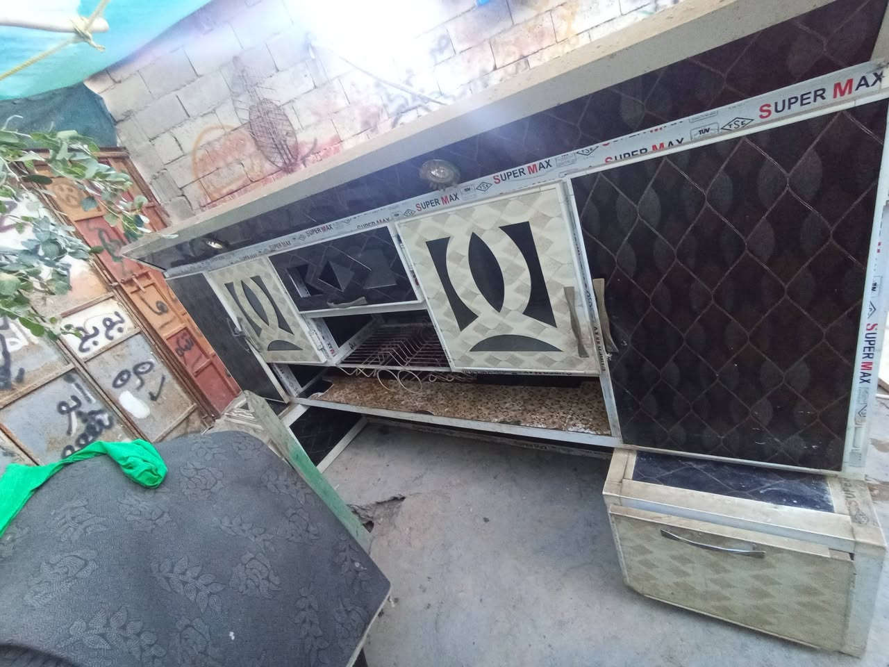 كاونتر لبيع طول مترين ونص السعر ١٥٠
مكاني البصره التنومه ***********
