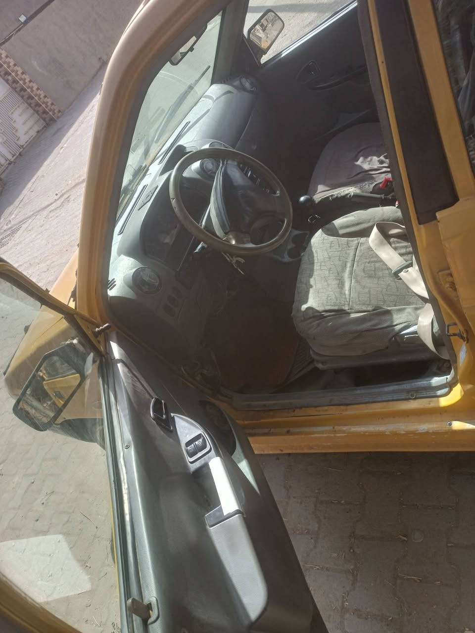 سلام عليكم سايبا 2012
مكفولة سرقة وعشاير راعيه مااندلة 
سيارة كشرها زين 
حدادية نقصها درايم ودبل بس
دواخلها نضيفة 
السيارة نضيفة وزينة 
سعرها مليون ونص 
***********
