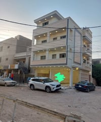 عمارة المساحه ١٠٠ ركن تحتوي ع ٣ شقق و محلات عدد ٢ الوارد الشهري مليوني...