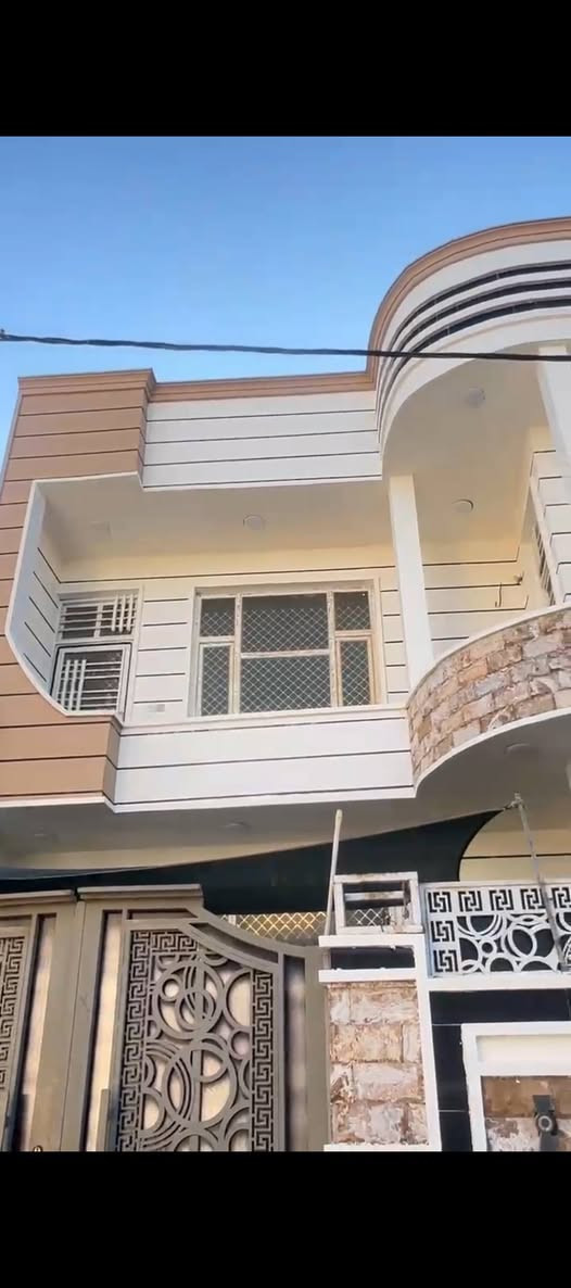 بيت موقع جغرافي جيد جدا خلف جامع الامام مالك بن انس مباشرة المساحة 200 متر بناء حديث للتواصل ***********
