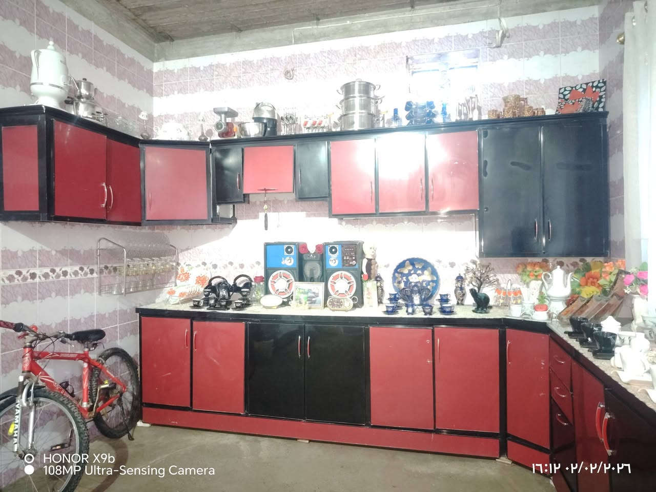 كاونتر4قطع ابواب فافون اصلي وسعر 500الف نضيف جدا***********
