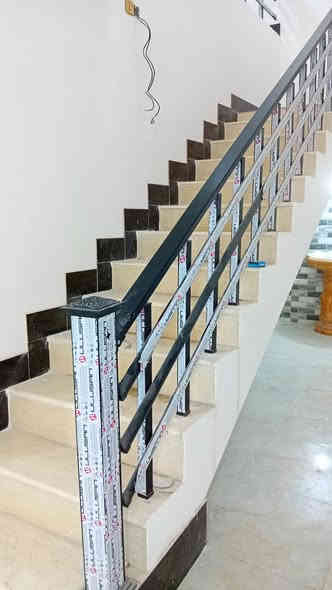 هاذه رقمي *********** شغل جص وبورك تطبيگ لوح +واجهيات وتطبيگ بورسلين +تطبيگ دروجه+بناء // تطعيم واجهيات        شغلي بغداد فقط
