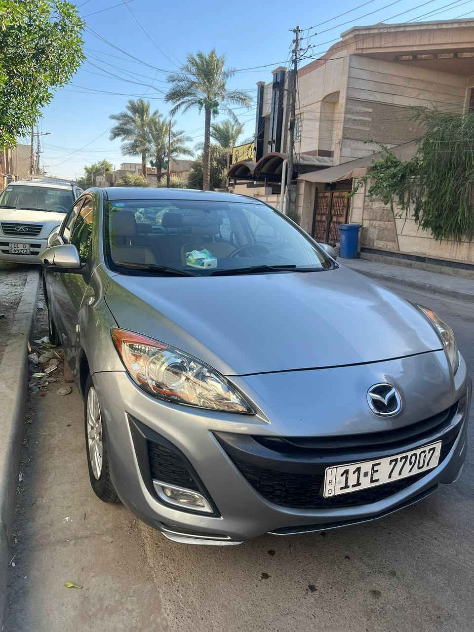 ارخص واحلى مازدا بهل سعر
مازدا زوم 3 موديل 2013 
وارد خليجي 
بيهة 4 قطع فقط جاملغ عكس السائق بيبان ثنين وجاملغ خلفي كلهن عندي صور الحادث مالتهن 
السيارة بدون دواخل بدون لغود وبدون شواصي 
بدون ايرباكات مطاكة 
جدا نضيفة السيارة وجاهزة
تبريد شغال ثلج 
مكينة تحطلهة حتة نفط ومتدك دوانز 
مكينة وكير بلاديات 
السعر 82 ورقة فقط 
العنوان بغداد حي الاعلام 
للاتصال ***********
