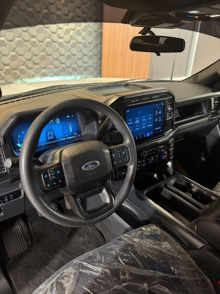للبيع
Ford F-150 STX 
موديل 2024
.
‼️طلب الســعــر من التعليق - والــرد تلقائي📮
.
ماشية : 27 الف
سلندر: 6 سلندر
محرک : 2.7 لتر 
‎الكاميرا الخلفية - التحكم على المنحدرات - مستشعر وقو تدفئة المقاعد - مثبت السرعة - نوافذ كهربائية - نظام فرملة الطوارئ - 8 وسادة هوائية - المصابيح الأمامية ليد - قفل مركزي للأبواب - مانع الانزلاق - رادار

السيارة وارد امريكي بدون صبغ سونارها مرفق ويا المنشور

العنوان : السليمانية المعارض الجديدة شركة ازمر اوتو معرض رقم ٣٤
.
رقم صاحب السيارة 
***********
.📮
