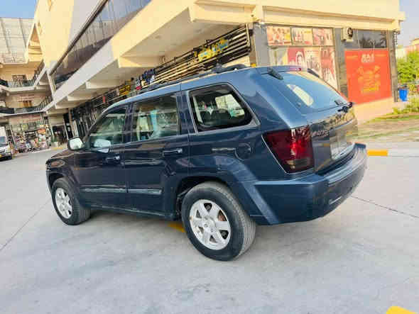 سلام عليكم 
بيع او مراوس حسب القناعه 
جيب شيروكي 
الموديل:2009
رقم  بغداد دولي باسمي تحويل مباشر 
ضرر جاملغ ايمن  
صبغ جاملغين وبنيد 
كير محرك جيد جيدا حجم 3700 V6
شاشه تحكمات كروس سرعه كشنات كهرباء 
مكاني بغداد العامريه 
السعر  85 ومجال بسيط 
*********** بغداد
