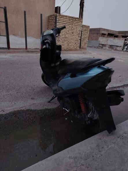 دراجه نضيفه المحرك ما مفتوح بوشه 49 صالنصه fm رياضي الدراجه استخدام من البيت للمدرسه السعر 550 التواصل فقط واتساب *********** بغداد حي التراث
