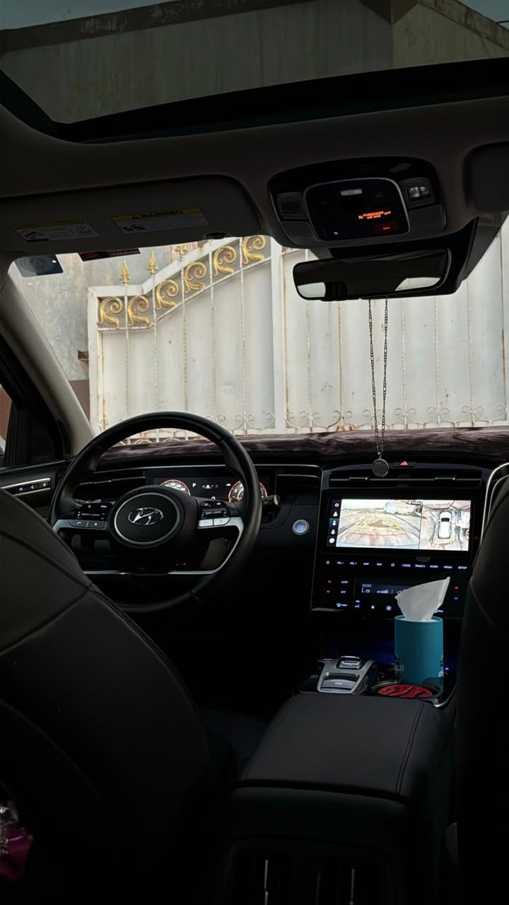 هيونداي توسان 2023 limited سلفر
(حادثها باب الصندوك مبدل نفس اللون)
ماشية 52 الف كيلو متر 
رقم بغداد بأسمي
بانوراما
مقاعد جلد 
تدفئة مقاعد 
تبريد مقاعد
كامرات 360
كير بيانو 
صندوك كهرباء 
تشغيل عن بعد 
نضام التحريك بالبصمة للاماكن الضيقة 
سماعات bose
مراقبة نقط عمياء 
وباقي المواصفات المعروفة باللميتدد
سعر السيارة 205 بي مجال بسيط 
مكان السيارة ديالى 
رقم الهاتف *********** (اتصال+واتس اب)
