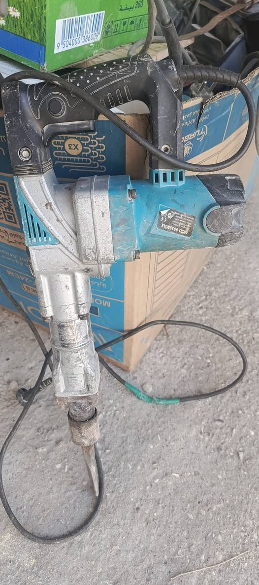 سلام عليكم 
وصول وجبه جديده من من الدريلات 
كوسرات 
دريل  شاصي 
دريل شحن لقمه 
يرهم شلع 
يرهم مفرد 
توصيل موجود الى كافه المحافضات 
***********
واتساب 
كلشي وسعر
