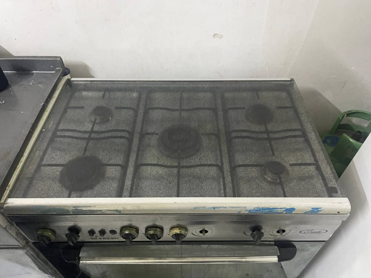 السلام عليكم مجموعة اغراض للبيع
***********
