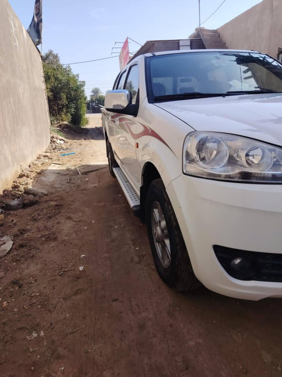 السلام عليكم 
كريت ول 2019 رقم قادسيه الجديد
ماشية 180 
سنويه جديده 
سيارة مكفولة كفاله عامه فقط جاملغ الخلفي بي ضربة بسيطه من جهة الصدر 
والباقي كفاله عامه على وضع الشركة 
محرك ما مفتوح 
كير مكفول
حداديه جديدة 
تبريد شغال 
تخم تايرات 
السيارة جديدة معنى الكلمه 
السعر 110 وبيها مجال 
*********** [ سيد احمد ] 
مكان السيارة محاويل 
ملاحظه / مكلف بلنشر اخوان
