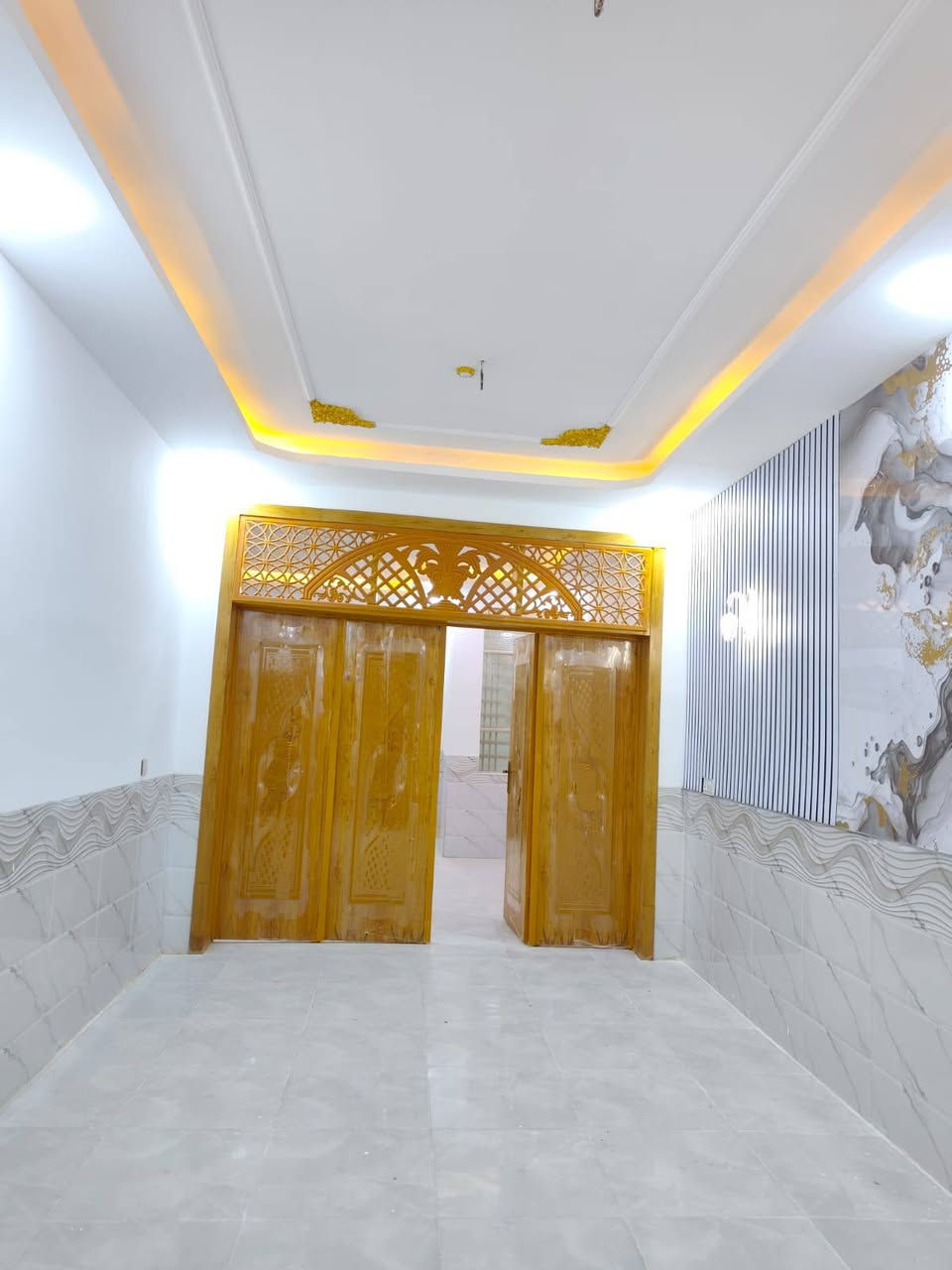 دار للبيع في النجف الأشرف بيع متوازي سعر 52😮
📍 الموقع: النجف – عمود 320 مقابل قريت الغدير

📐 المساحة: 150 متر مربع

📄 الطابو: زراعي – سند 25 – قرار محكمة

مواصفات الدار:

🛏 غرفتان نوم

🛋 صالة

🍽 مطبخ

🧑‍💼 استقبال

🚿 حمام داخلي

🚻 حمام خارجي

🏗 نوع البناء: طابوق، الأساس والسقف صب

💰 السعر: 52 😮مليون دينار عراقي (قابل للتفاوض)

☎️ للتواصل: ***********

 #عقارات #
