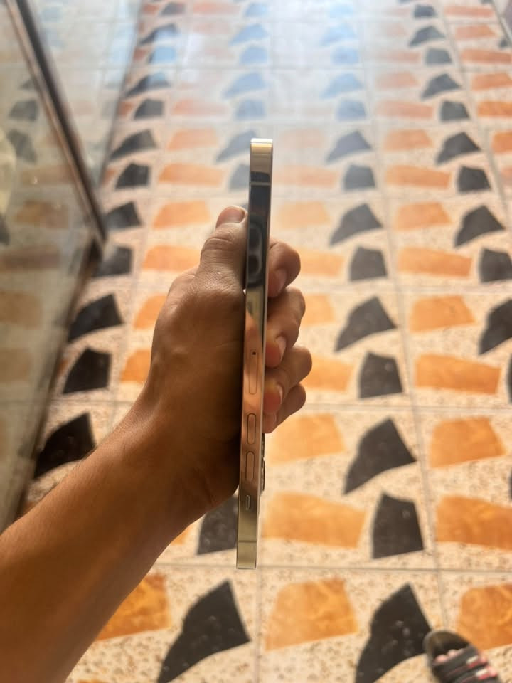 آيفون 13 Pro Max
للبيع 
بطاريه 83 
ذاكره 256
مكان تكريت 
***********
متواجد فقط واتساب

