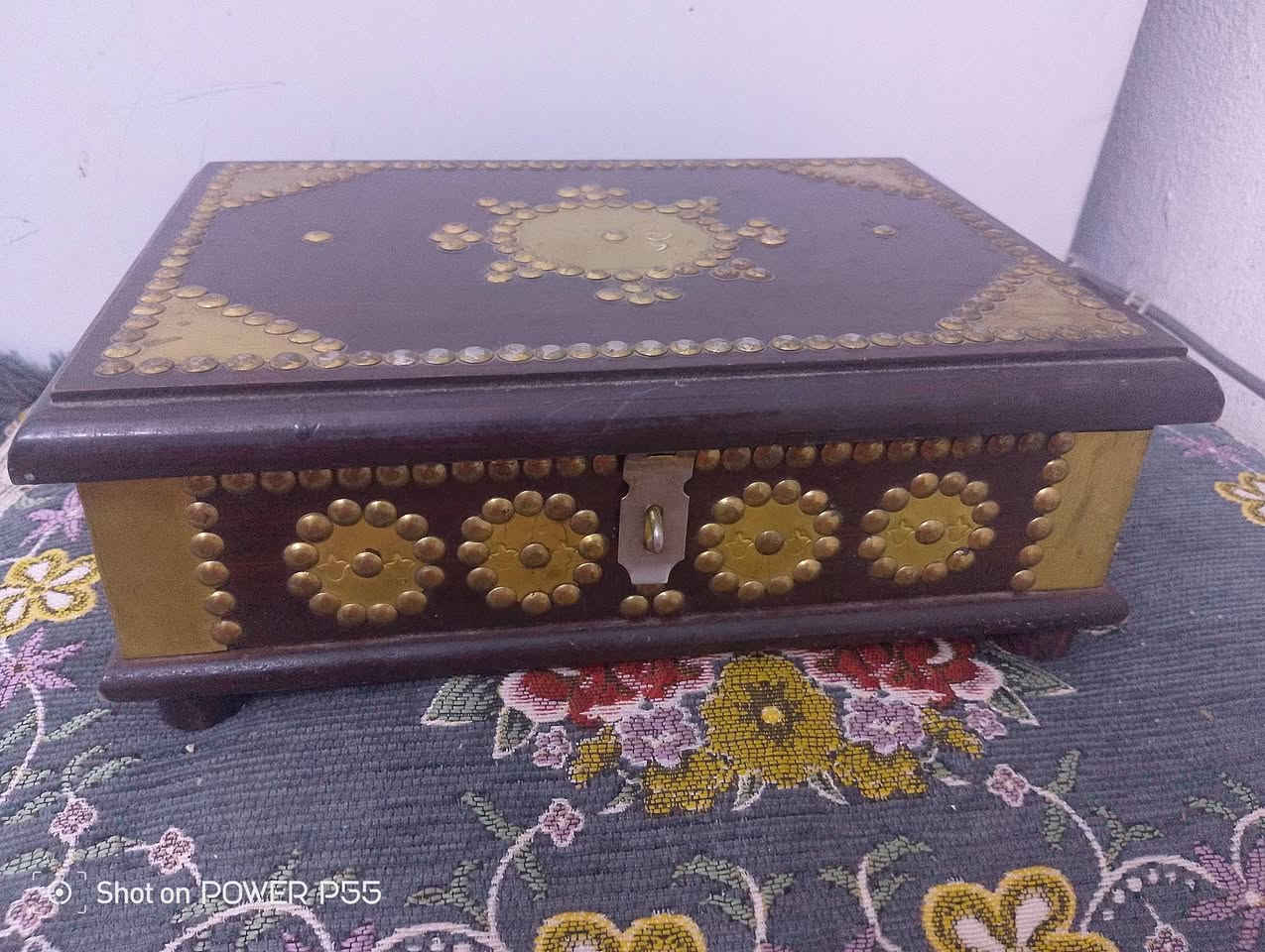 للبيع صندوك انتيكه شغل يدوي  سعره 50الف


**إذا كنت صاحب هذا الإعلان وتريد حذفه لأي سبب، رجاءا أرسل رسالة إلى الدعم الفني**