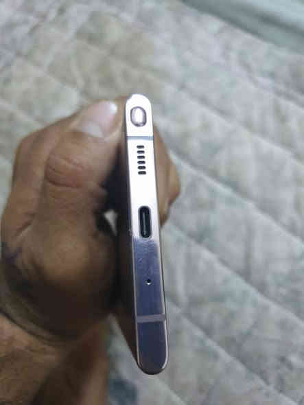 هاتف نوت 20 الترا
الشرق الأوسط 
الجهاز ذاكرة 256
الرام 12 + 12
الكاميرا 200 Mp
البطارية 5000
المعالج 3
الشاشه 120 هيرتز
الجهاز اخو جديد 
بس شاحنه ويا
مراوس s24
او البيع العنوان مدينة الصدر ***********
