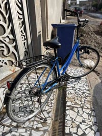 باسكل للبيع نضافه 95 كلش نضيف  موديل 2021  لون ازرق بحري   حجم 27  ياب...