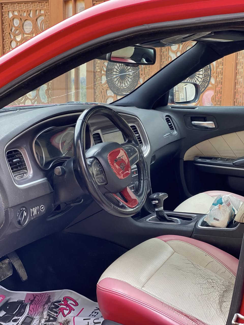 السلام عليكم
دوج جارجر SxT رقم بغداد ابيع فقط( اقساط)

موديل 2020 اصل

وارد أمريكي  مكينه 3600

تو ويل

المواصفات 

-بصمة

-شاشة 

-كامرة دواره حساسات

-كرسي كهرباء

-قطعتين تبريد 

-تشغيل عن بعد

السيارة جديدة  كير مكينة صدر تخم تاير.             مصبوغة احزام 

جماليه 

مكاني بغداد الدورة المعلمين 

***********
