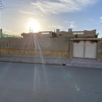 للبيع حي القدس بيت ركن مساحه 400 متر باسمي  متكون من 3 غرف  و ستقبال و...