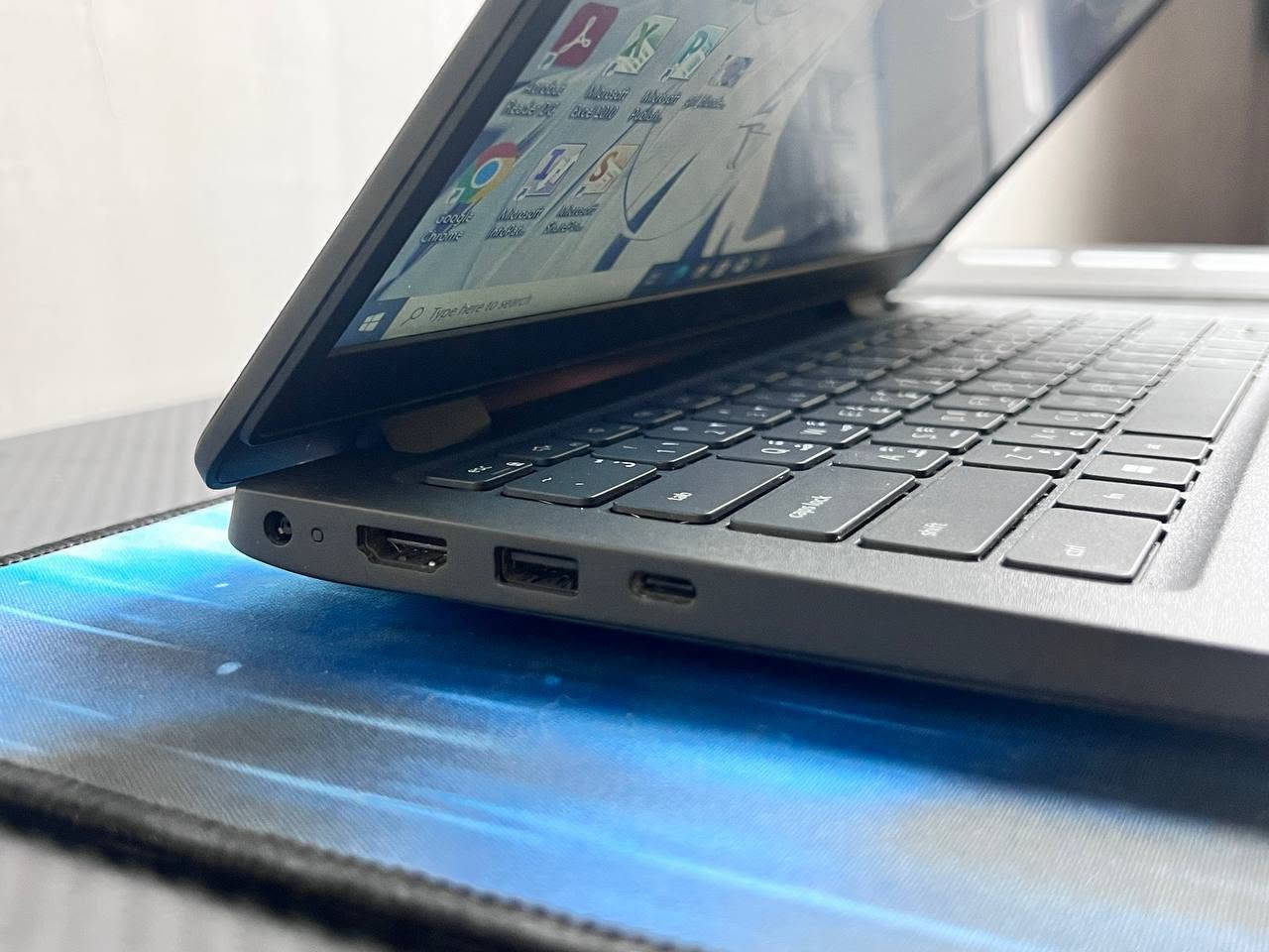 ‏⚜ لابتوب dell للبيع  ⚜
‏لابتوب راقي، مناسب للدراسة والبحوث والمونتاج (الادوبي) ومناسب للبرانج الهندسية مثل الاوتكاد وغيره  ...وايضا مواصفاته قوية للالعاب وينطيك سلاسة عالية(تتونس 🔥 ) ....
‏نظافة 100%  ✨
‏
‏المواصفات  🌙
‏⚜ المعالج / Core i5 1145G5  الجيل الحادي عشر
‏⚜ كرت شاشة intel iris xe graphics 4GB من اقوى الكروت المدمجة 
‏⚜ الرام / 8GB DDR4 
‏⚜ التخزين / 256GB SSD M.2 NVMe 
‏⚜ الشاشة / 14 inch hd+ screen 
‏
‏ملحقاته كاملة
‏شاحنتة الاصلية
‏ماوس
‏ماوس باد
‏حقيبة خاصة 
‏
‏🩵🩵 سعر 375 الف 🩵🩵
‏مع ضمان 10 ايام استبدال في حال وجود اي خلل او مشكلة ⚜ الاستلام بعد الفحص والتأكد من جميع التفاصيل 🌹
‏يتوفر توصيل لكل العراق 
‏متواجد ماسنجر 
‏واتساب ***********
‏
