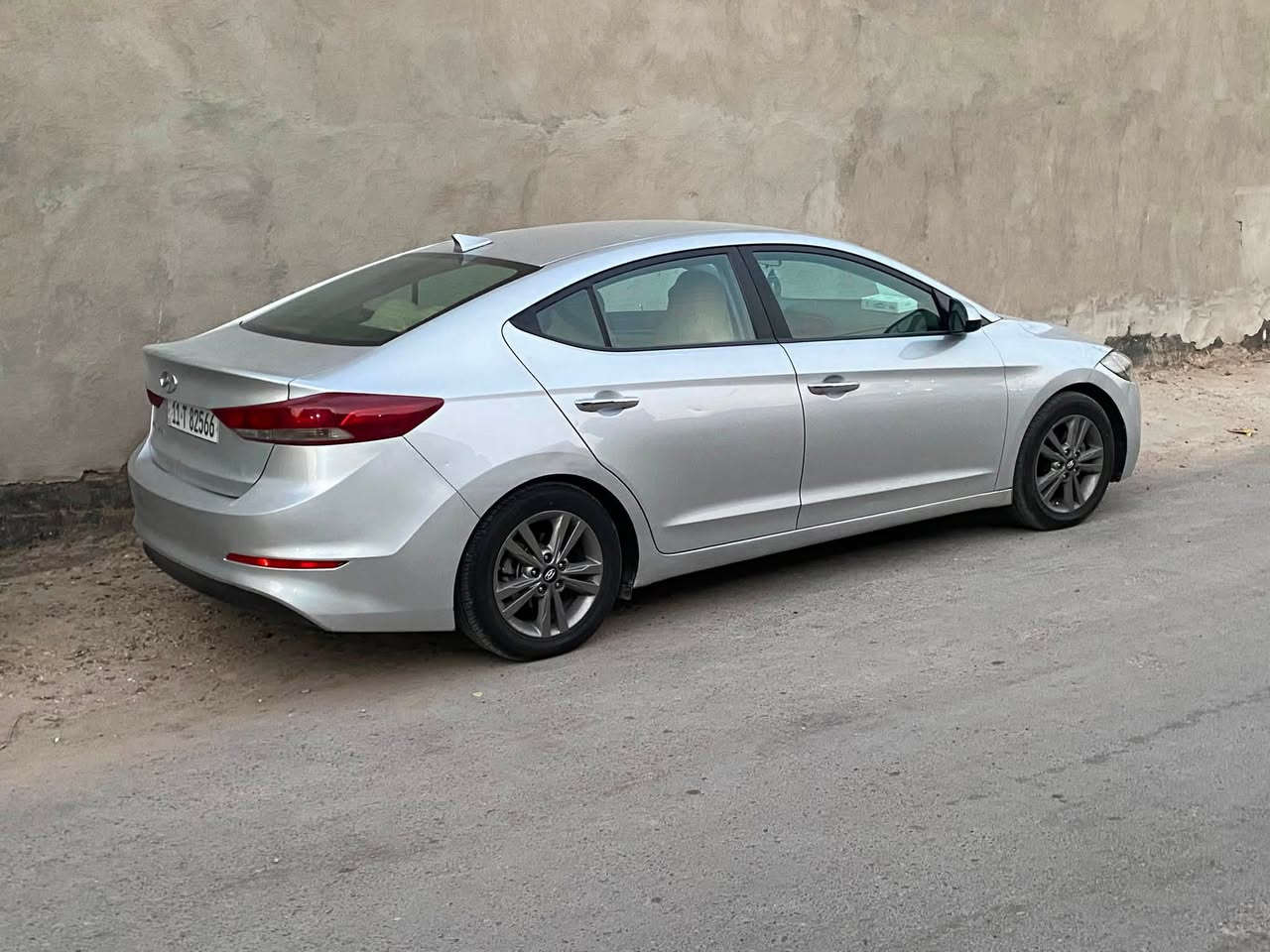 سلام عليكم
الانتره امريكي 2018 
بدون حادث 
بدون ايرباك
تخريب 
تبريد
واتر بم
سدر امامي خلفي
تخم تاير
روله جدد
داينمو
باتري 
غاز بعده بل ضمان
سعر 118
بغداد لغزاليه
***********8
