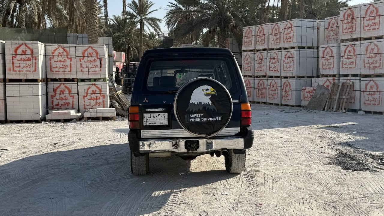 السلام عليكم باجيرو موديل 96 كير محرك خير من الله دواخل حلوه كهربائيات كلها شغاله السنويه لل30 لا ضربه ولا صبغ كلها بلاد مكان كربلاء السعر 50 او بيها مجال حك. الجيه ***********
