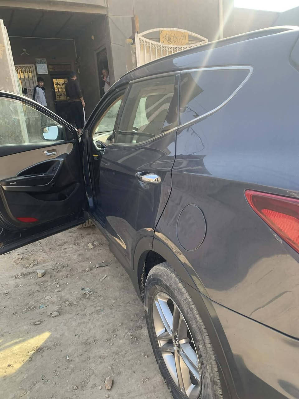 سنتافي 2017 وارد امريكي
4راكب
تدفئه تبريد
4مخارج

5ويل مع السبير

شاشه 

تحكم ستيرن

كشنات على وضع الشركه

دواخل نضيفه

حداديه فول

مكينه خير من الله 

ذب گير وطلع بغداد

مال بيت مامتعوبه 

هديه وياها البردات ماللتها 

مكان ديوانيه جمهوري الشرقي

تجي وتشوف بعينك وبيك خير وتدلل

***********
