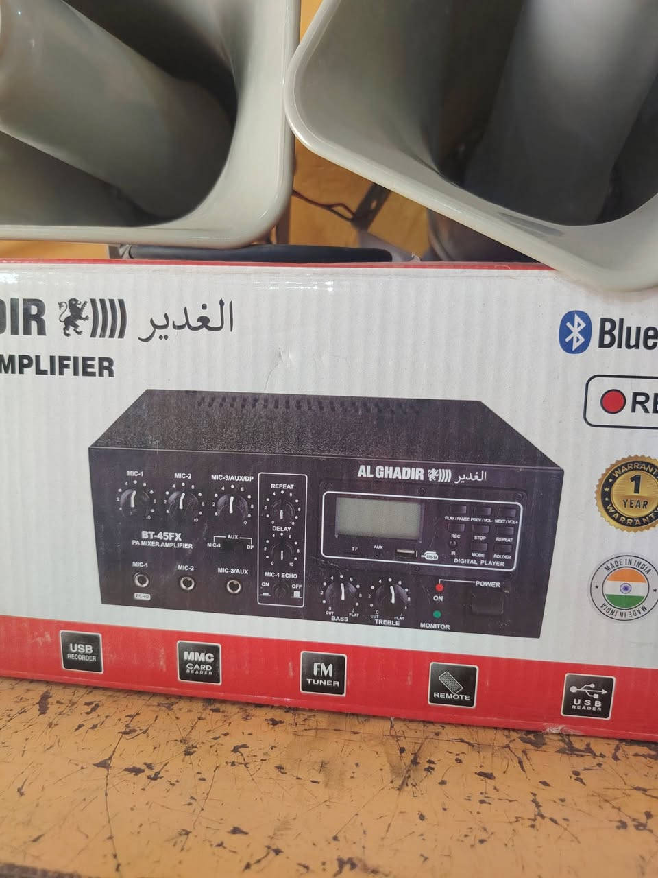 السلام عليكم جهاز بو قيات هندي سماعات عدد 2 هندي مستخدم شي كليل كلش مرتين فقط مشتغل رينونت وياء السعر 140 مكان الديوانية 
***********
