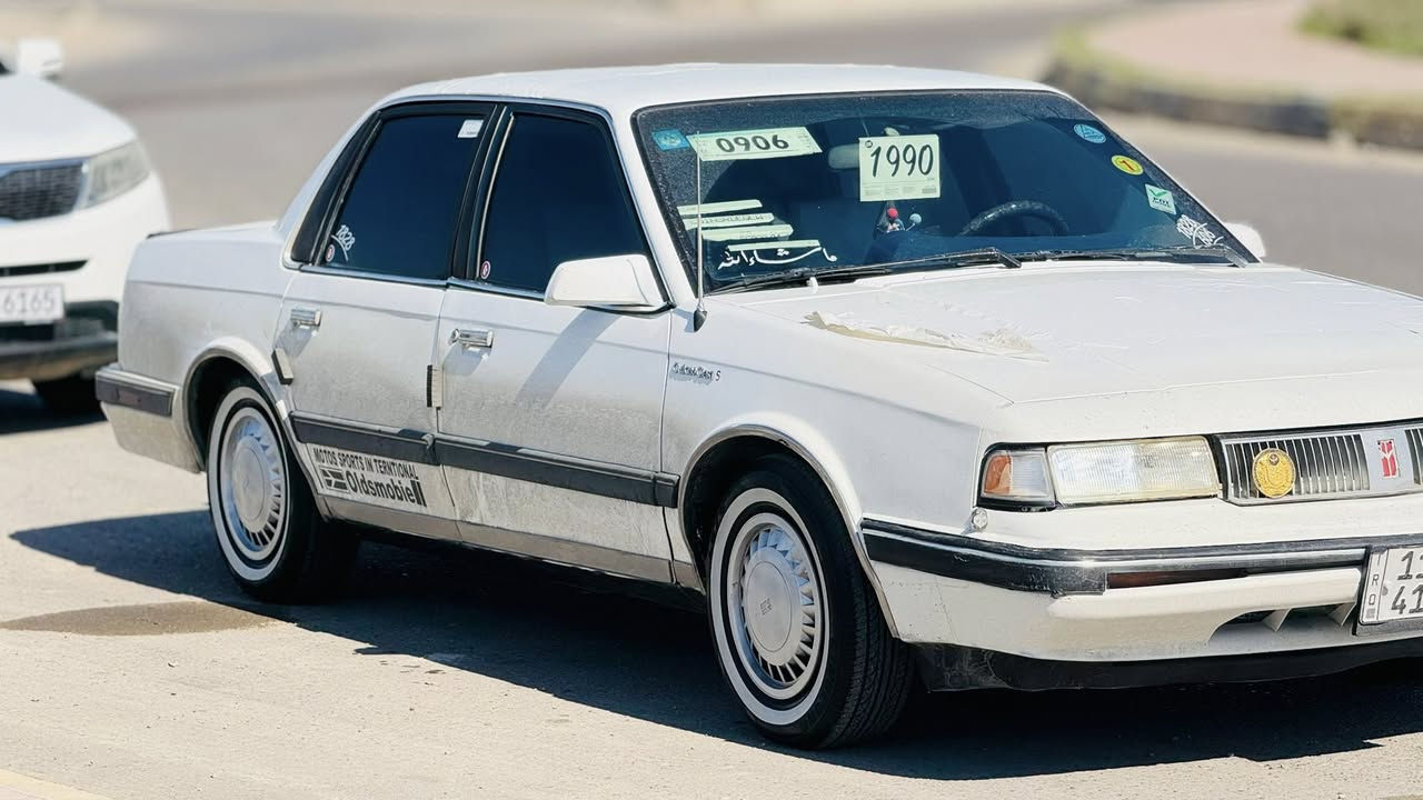 السلام عليكم 
اولدز للبيع او المراوس حسب القناعه
موديل 1990
رقم بغداد دولي مشروع وطني
كير محرك شرط صدر تخم تاير جديد 
السياره احلى من الصوره 
مكان السياره تكريت الاستفسار الاتصال ع الرقم***********
