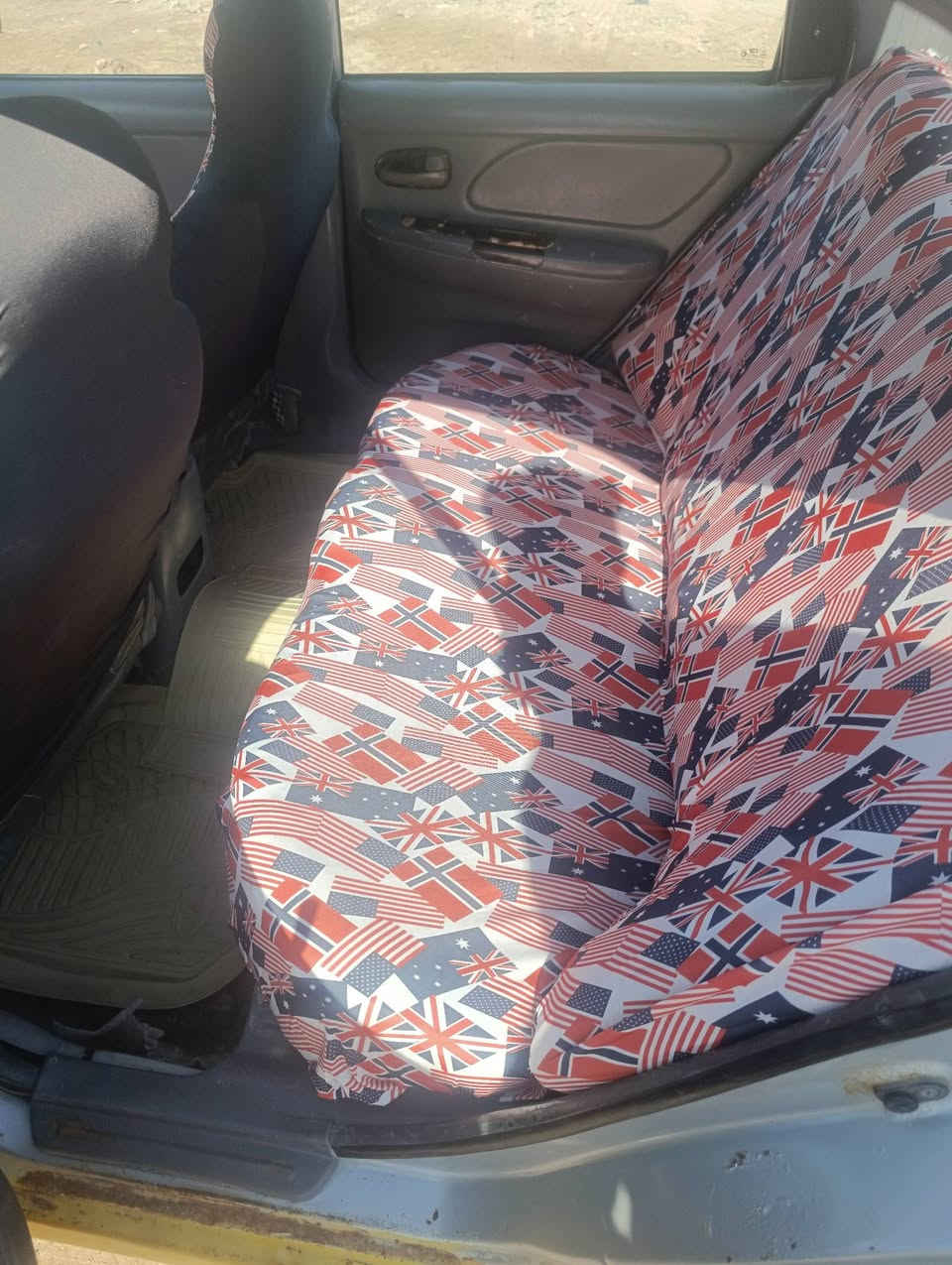 السلام عليكم سياره اوبتيما 2001 سياره جاهزه المكينه الحداديه منتخب تاير وراعيها موجودد 22 وبيها مجال هذا رقمي ***********
