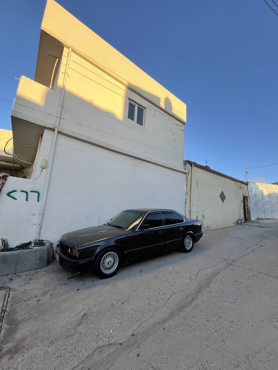 سڵاو ریز BMW1092 مەکینە20 چوار تایەو ویلیMمی نوی لەژیرە ئارم هەولیرە  گیرو مەکینە بەشەرت سەیارەکە دەحمو موسو براوەی بەشەرت پیشی لای سەکنی بستیلی هەیە دەحامی پشتو پیش M  نرخی٢٥گەلاو مەحمەلە شوین کۆیە


**إذا كنت صاحب هذا الإعلان وتريد حذفه لأي سبب، رجاءا أرسل رسالة إلى الدعم الفني**