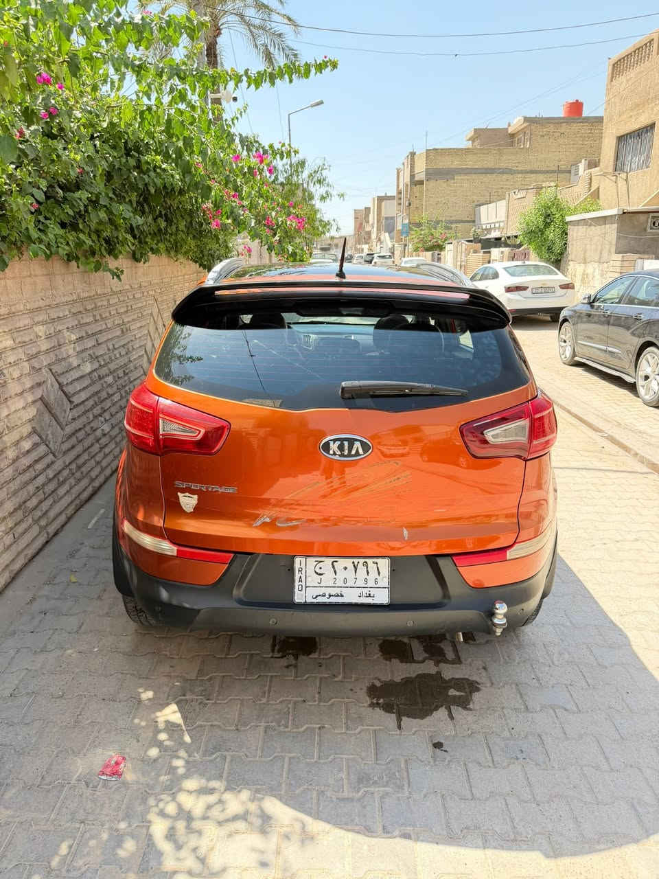 كيا سبورتج Sportage 2012
وارد خليجي 
محرك 2000
رقم بغداد 
فول موصفات:
-بانوراما 
-بصمة
-مرايات شفط
-كشنات تدفئة
-ثلاجة بالجكمجة
-كامرة خلفية بالمراية
-حساسات خلفية
-تبريد بيانو وثلج
-مانع انزلاق
-Auto hold
-تحكم بالايت صعود ونزول
-تحكم ستيرين جهتين 
السيارة مسويلها فول سيرفيس جديد
-التبريد ثلج (الراديتر والغاز والفريز والكومبريسير كهربائي جديد بدلته يوم 6/10)
-تايرات جديدة
-كشنات دوشمة جديدة بلون الداخل مالتها
-صدر ودبلات امامي خلفي جديد Mobis
-باتري ACdelco
-دسكات 
-دهن محرك 
-دهن كير
-ماء راديتر 
ضررها اقل من شبر بالجاملغ الامامي 
السعر 12,900$ 
المكان: بغداد - الغدير
***********
