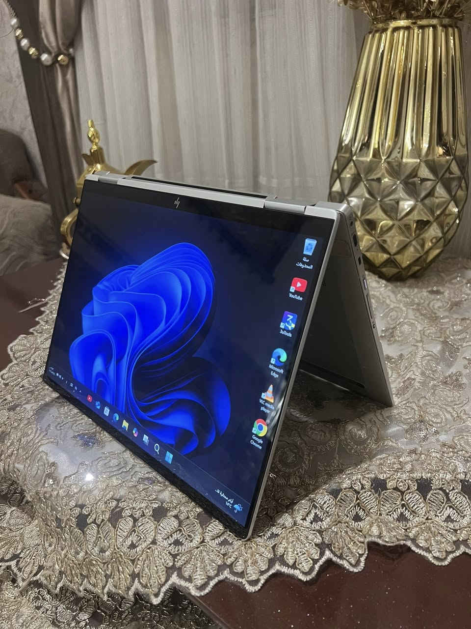 🔥 لابتوب لمس قلاب HP x360 i7 جيل عاشر شاشة 2K 🔥
جهاز قوي وأنيق يتحول من لابتوب إلى تابلت بسهولة 🔄  

📌 المواصفات:  
- Intel Core i7 جيل عاشر ⚡  
- رام 16GB  
- SSD 128GB NVMe سريع  
- شاشة 14 إنچ لمس بدقة 2K 🔥  
- قلاب 360 درجة  
- كيبورد مضيء ✨  
- بصمة ✔️  
- WiFi 6 سريع  
- نظام Windows 11  
شاحنته تايبسي سريعه 🔥
💻 يعادل i5 جيل 11 بالأداء 🔥  
💻 مناسب للشغل، الدراسة، والتصفح الثقيل  

📦 الجهاز نظيف جداً وجاهز  

💰 السعر: ألف 450
مكاني بغداد والشراي يتدلل
موجود خاص وموجود واتساب
***********

