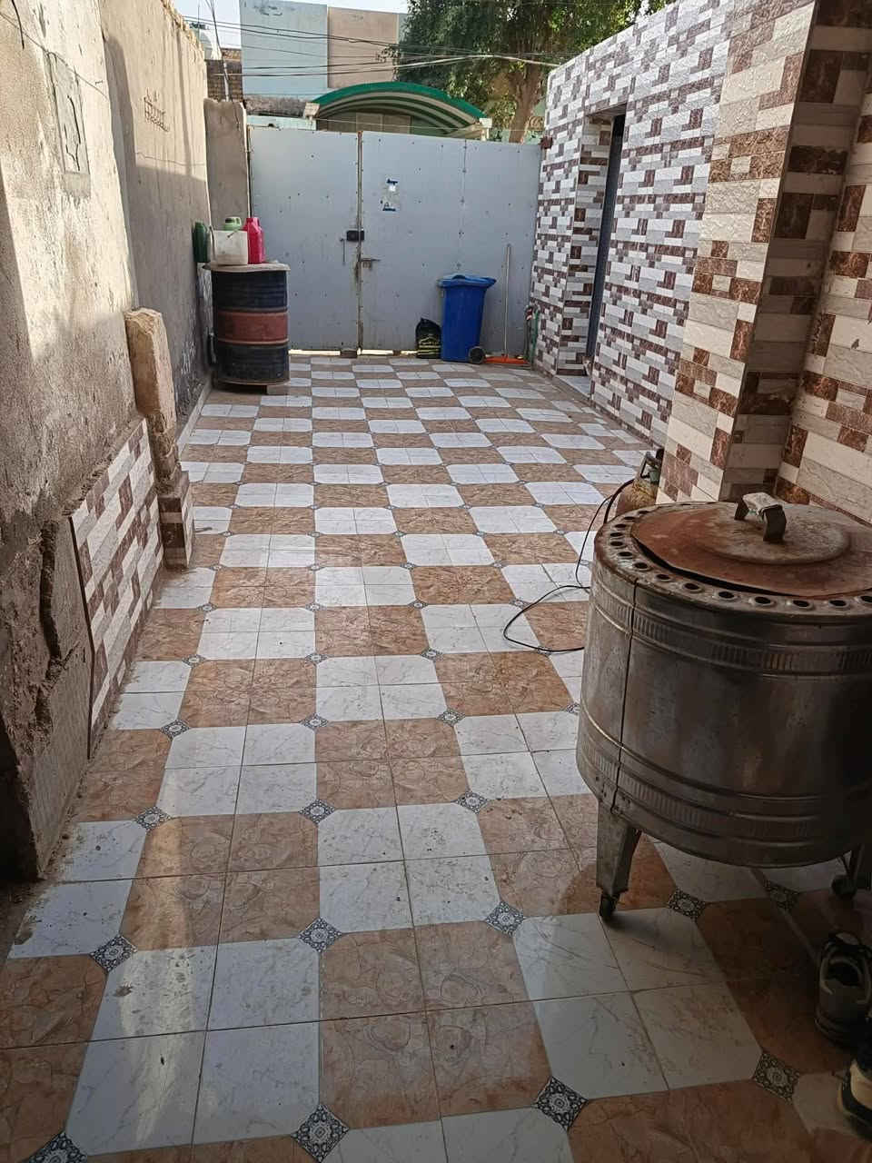 سلأم عليگم ورحمة
دأر للبـيـع* طــــأبــو صــــرف
🏘 ألمسـأحـة 105.. 
تـتـگون 📍مـن 
غــرفـة وصــألـة وبــيـهـأأ گـرآچ ومطـبـخ وصـحـيـأت //ألـعـنـوأن ألــــديـوأنـيــة!
حــي ألـعــسـگـري ألثـأنـي // شــأرع 60
فـرع ألـعـدسـة الذهـبيــة مـصـور ¶ 
گـل ألـخـدمــأأت مـتـوفـرة قريبأأ ع شـآرع جـدأ


**إذا كنت صاحب هذا الإعلان وتريد حذفه لأي سبب، رجاءا أرسل رسالة إلى الدعم الفني**