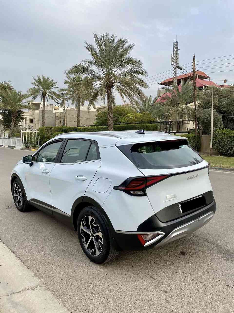 السلام عليكم
سبورتج  ٢٠٢٢  خليجي رقم اربيل الجديد تحويل او وكاله 
السياره كامله انشاء الله مابيها اي نقص مكينه كير صدر  مكفول 
السياره مكفوله بدون صبغ  بدون تبديل
مواصفات السياره
داخل اوف وايت
شفتات ستيرن
حساس خلفي
مري شفط+اشاير+ رادار تحذير
تشغيل عن بعد
كامره
دخول ذكي + ترحيب عند الاقتراب
هاند بريك دكمه
ماشيه ٧٦. الف كيلو متر
مكان السياره بغداد 
للاستفسار:***********
