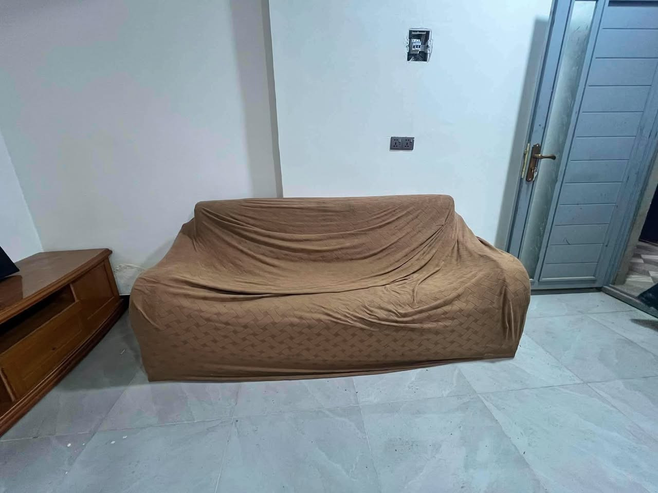 تخم ٦ مقاعد بسعر ٧٥ ميز وطبلات بسعر ١٠٠ مكانهم البياع


**إذا كنت صاحب هذا الإعلان وتريد حذفه لأي سبب، رجاءا أرسل رسالة إلى الدعم الفني**